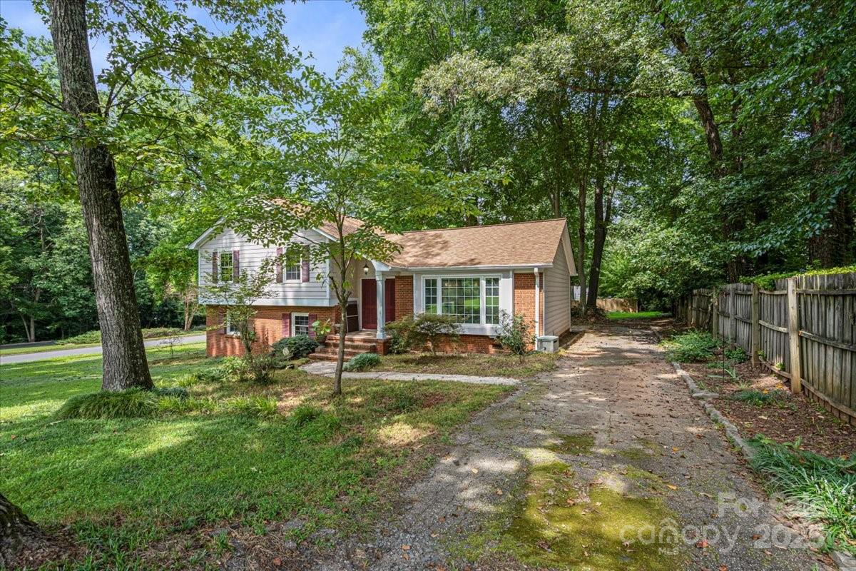 Property image 2 of 6541 Old Reid Road in Spring Valley, Charlotte, NC 28210