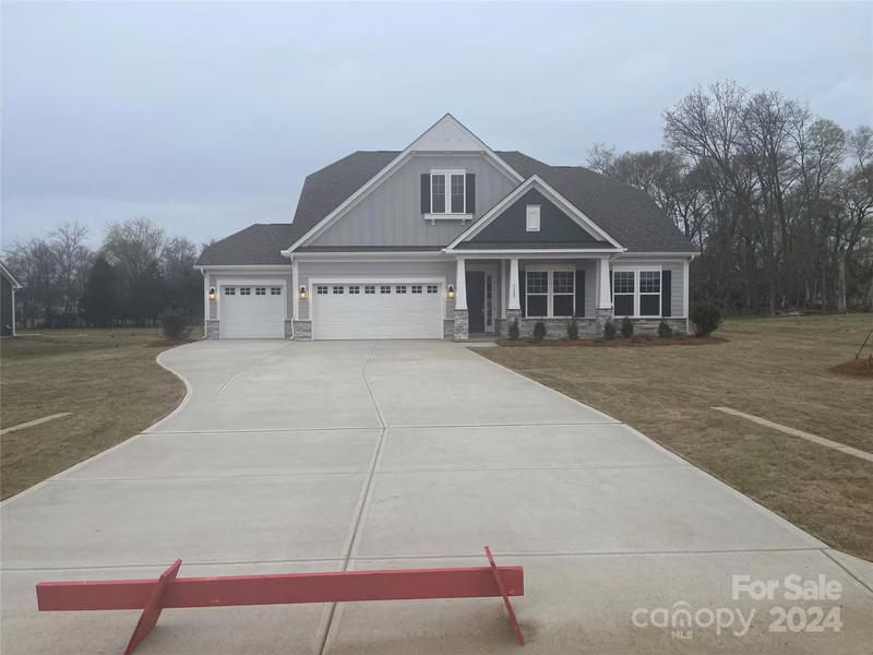 5622 Yarbrough Lane