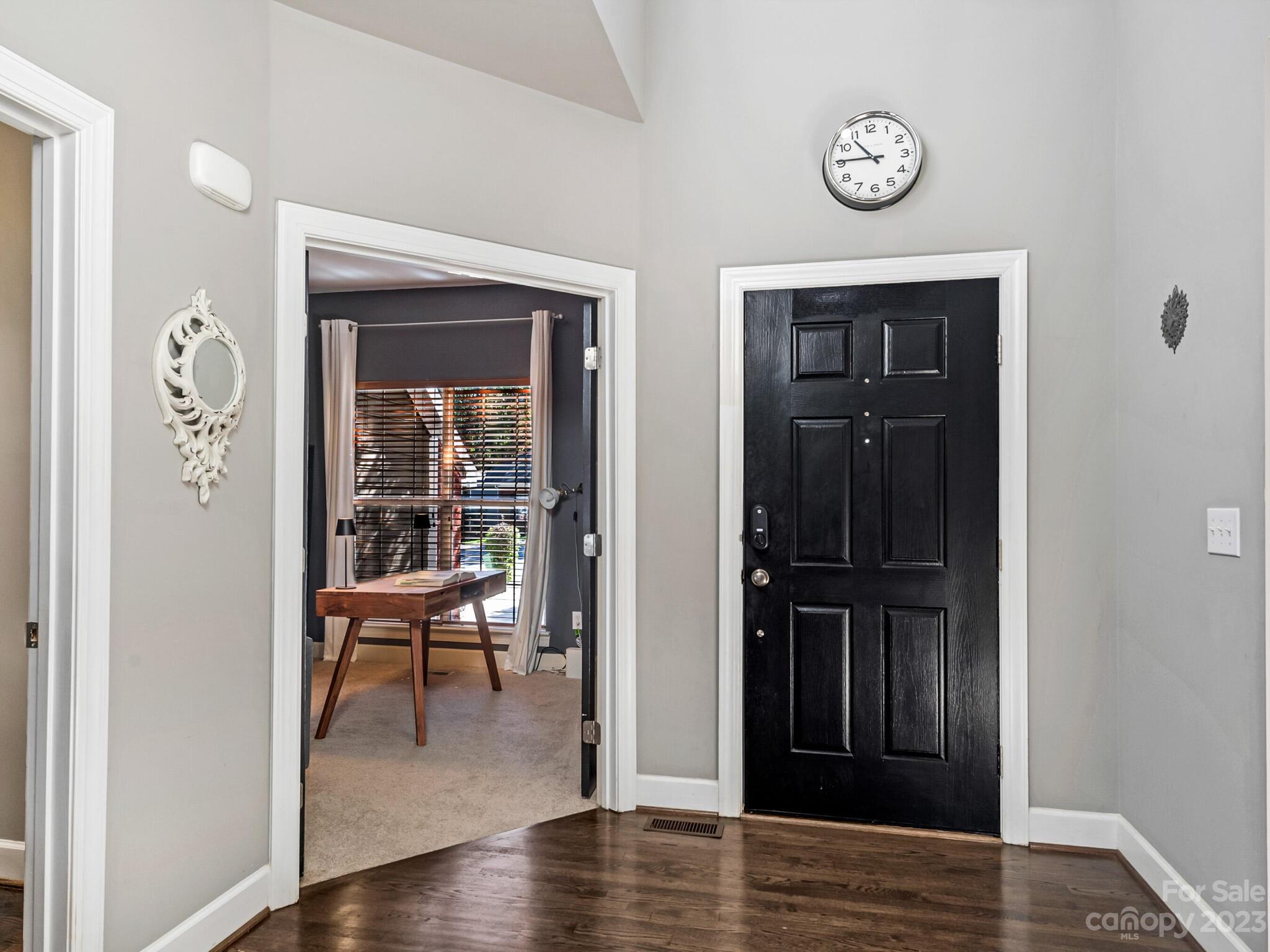 Property image 4 of 6104 Oxwynn Lane in Providence Commons, Charlotte, NC 28270
