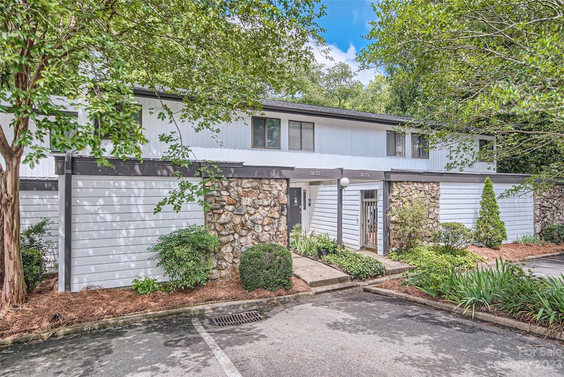 Property image 2 at 3633 Maple Glenn Lane, Charlotte, NC 28226