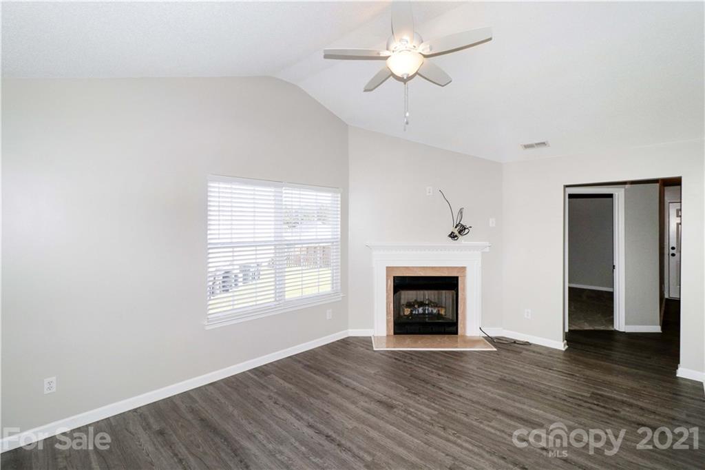 Property image 3 of 934 Back Bay Court in Harbour Towne, Kannapolis, NC 28083