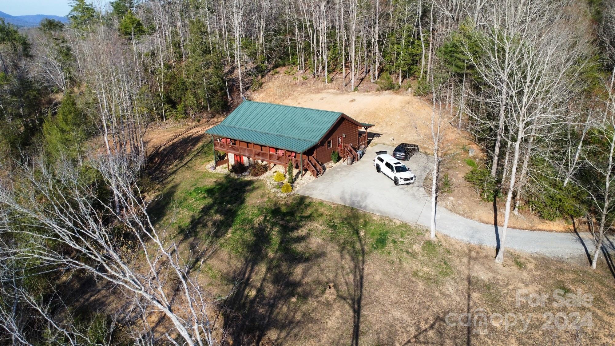 Property image 5 of 1606 Charlie Triplett Road in Clover Hill Plantation, Lenoir, NC 28645
