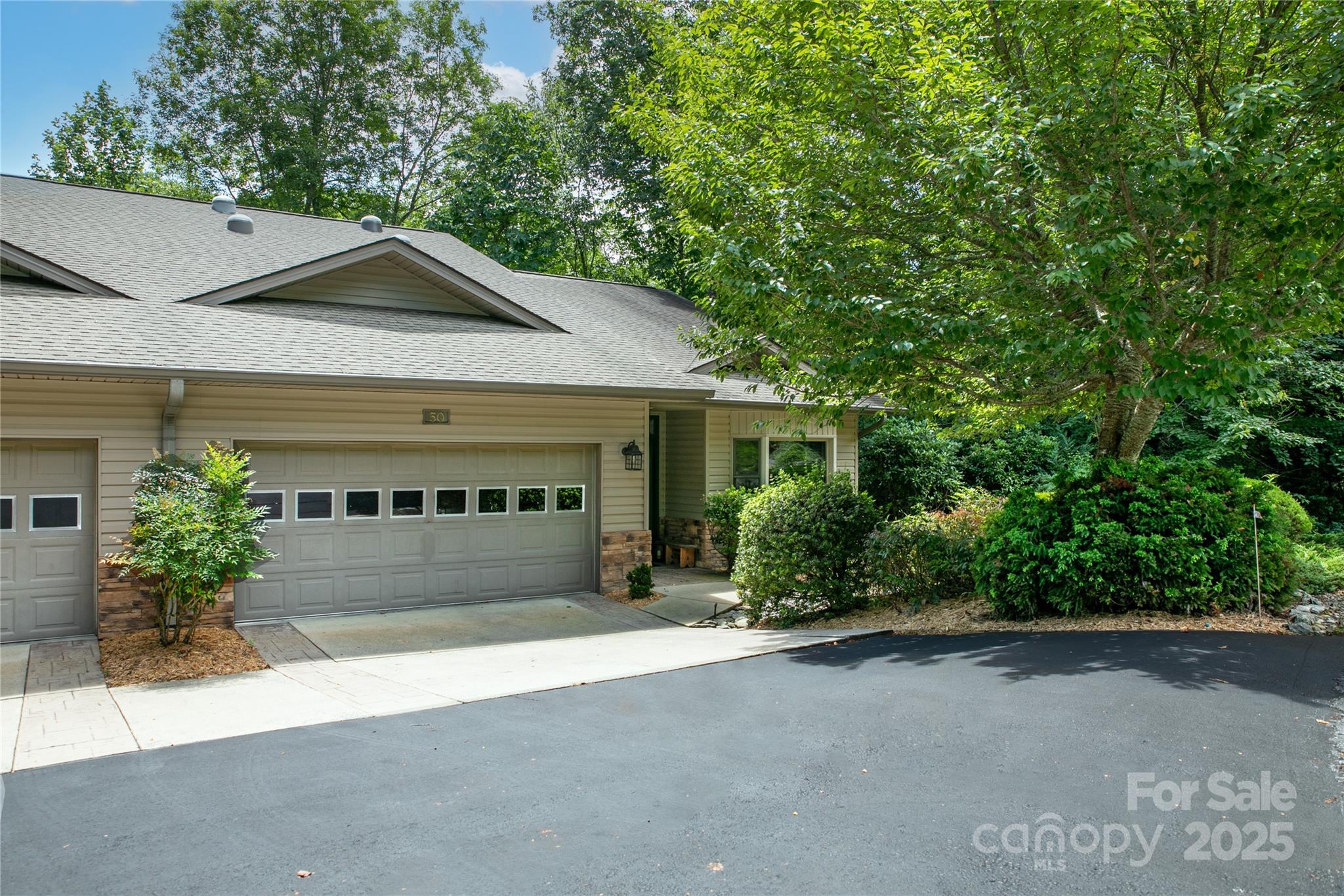 Property image 2 of 50 Duya Court in Connestee Falls, Brevard, NC 28712