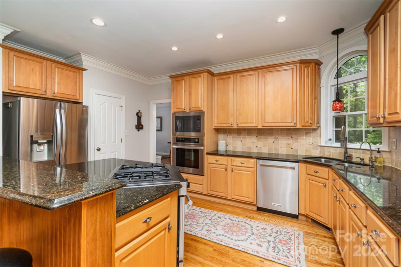 Property image 5 at 6418 Antioch Court, Matthews, NC 28104