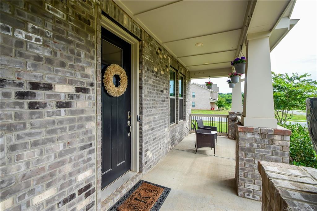 Property image 2 of 702 Blaise Court in Candella, Matthews, NC 28104