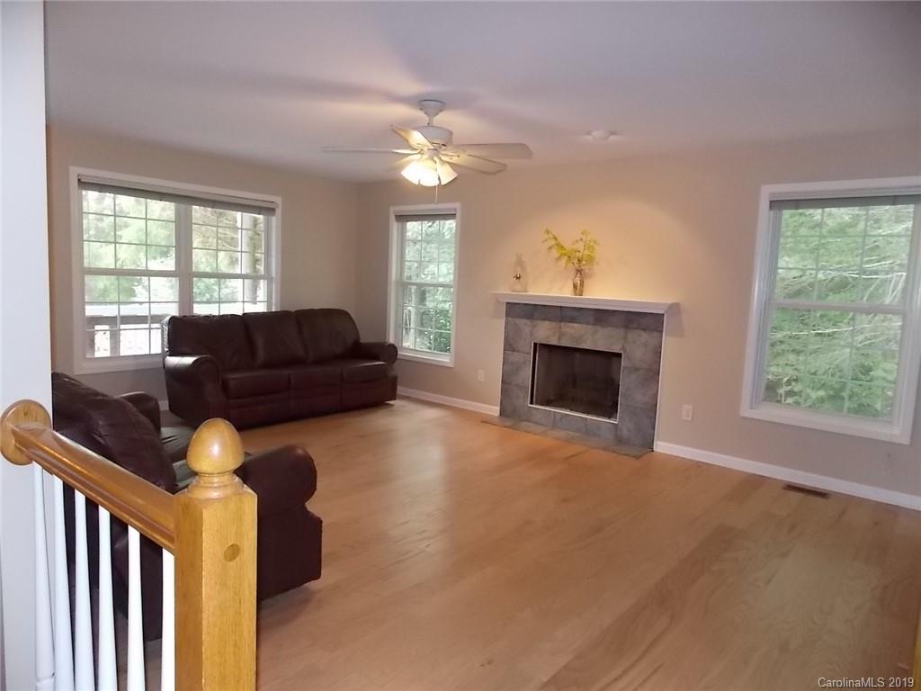 Property image 5 of 429 Waterglyn Way in Waterglyn, Nebo, NC 28761