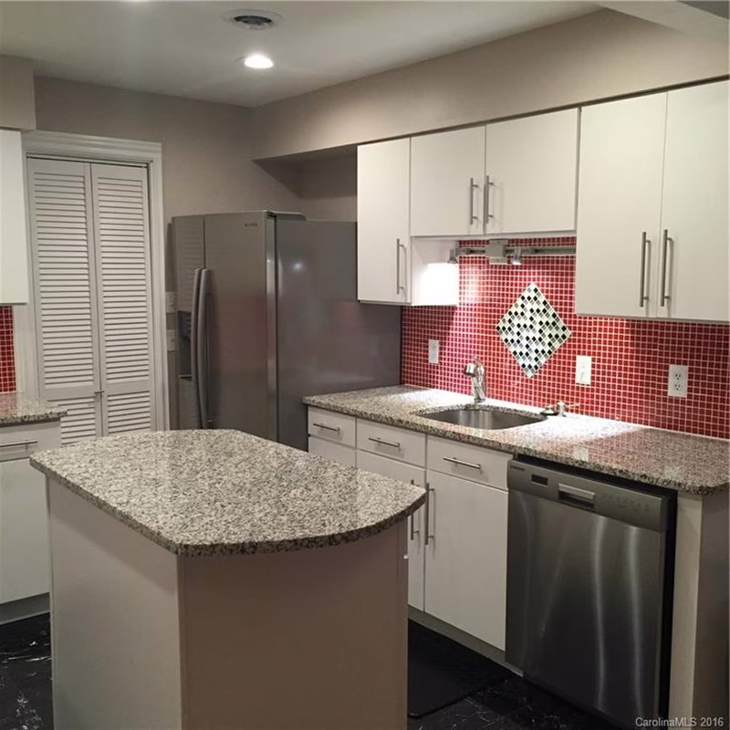 Property image 3 at 5 Lakemoor Lane, Hendersonville, NC 28739