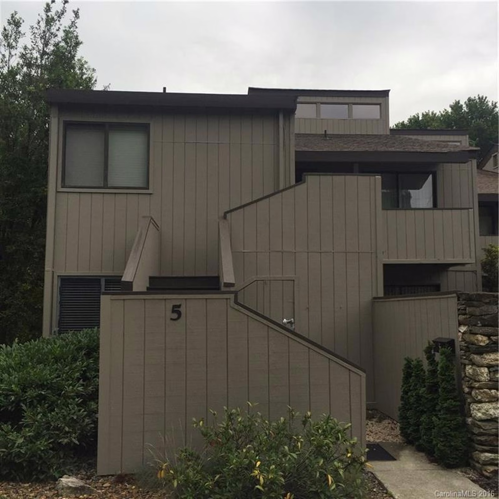 Property image 1 at 5 Lakemoor Lane, Hendersonville, NC 28739