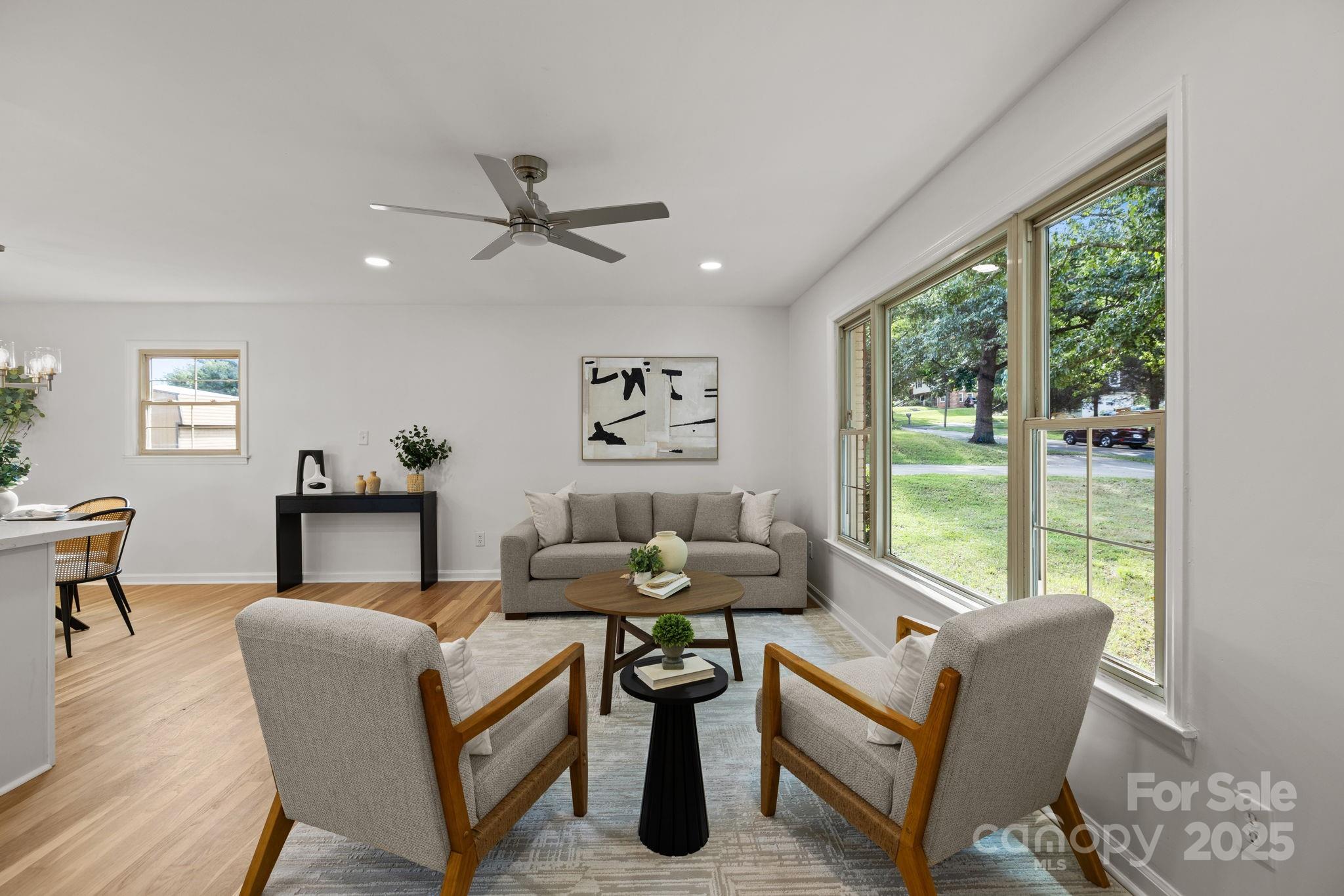 Property image 5 of 671 Archdale Drive in Montclaire, Charlotte, NC 28217