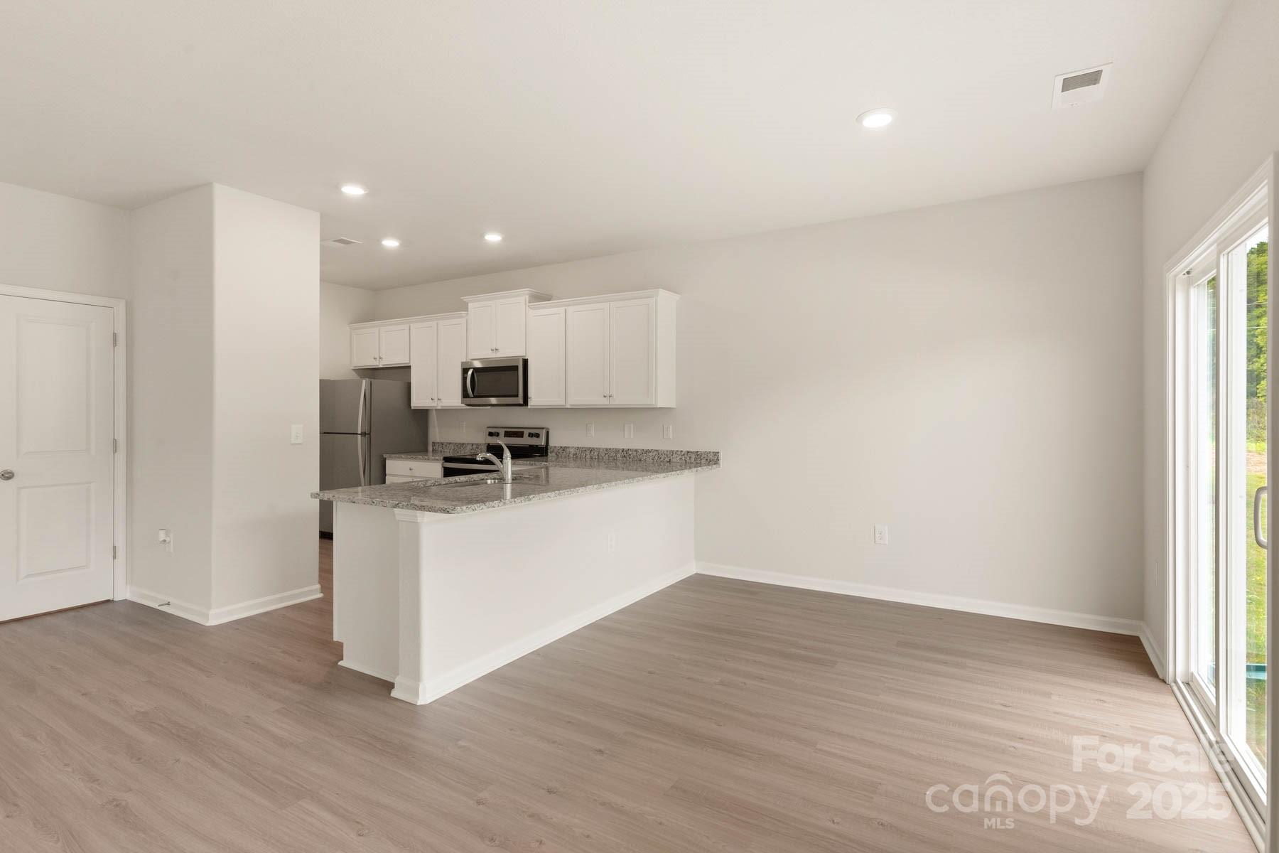 Property image 5 of 3332 Burberry Drive in Stagecoach Station, Gastonia, NC 28052