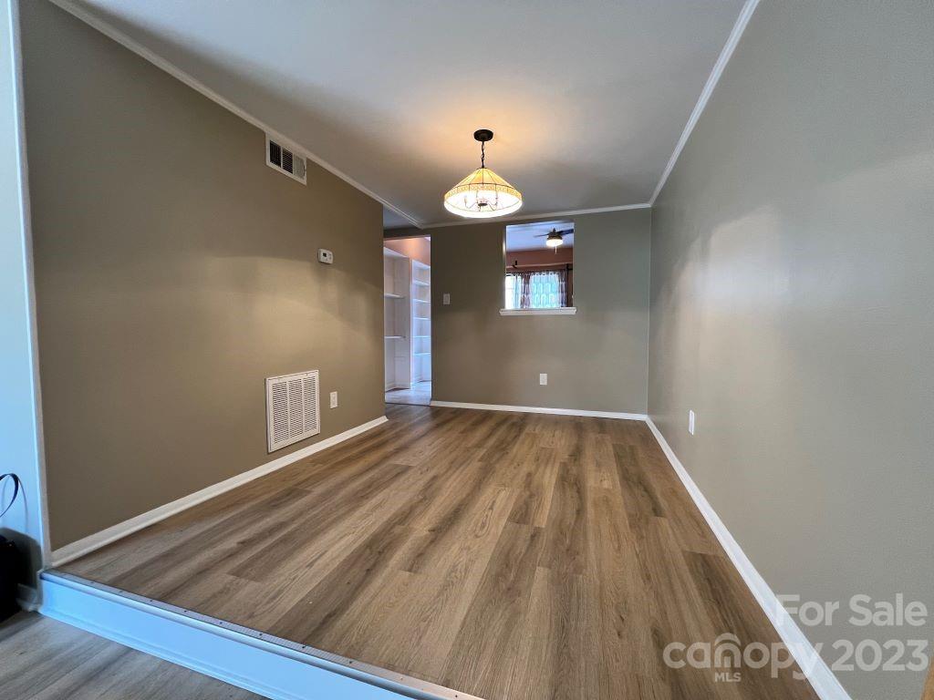 Property image 5 of 3724 Winding Creek Lane in Sir Johns Hill, Charlotte, NC 28226