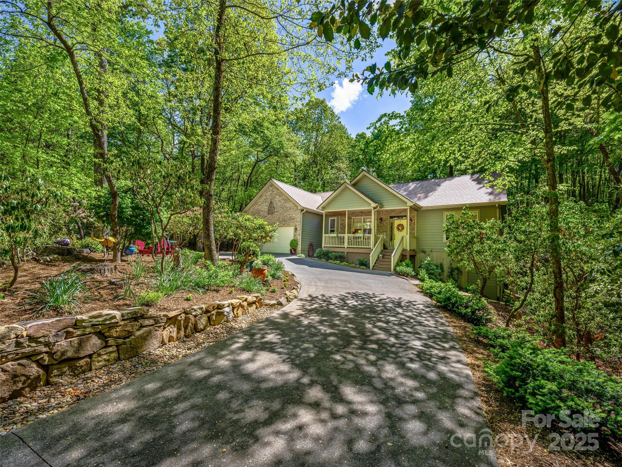 Property image 2 of 977 Salola Lane in Connestee Falls, Brevard, NC 28712