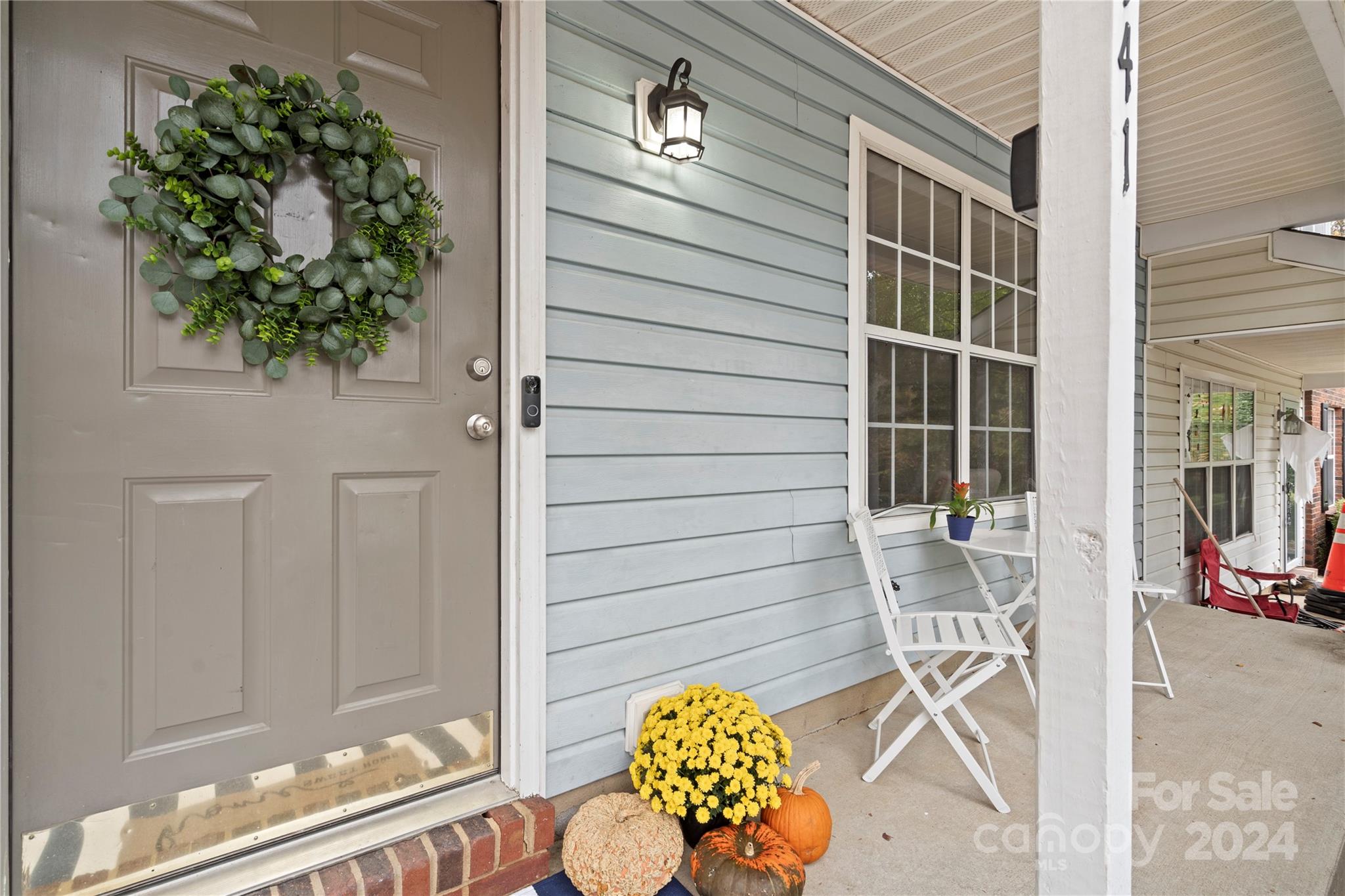 Property image 2 of 9141 Charminster Court in Rossmore, Charlotte, NC 28269