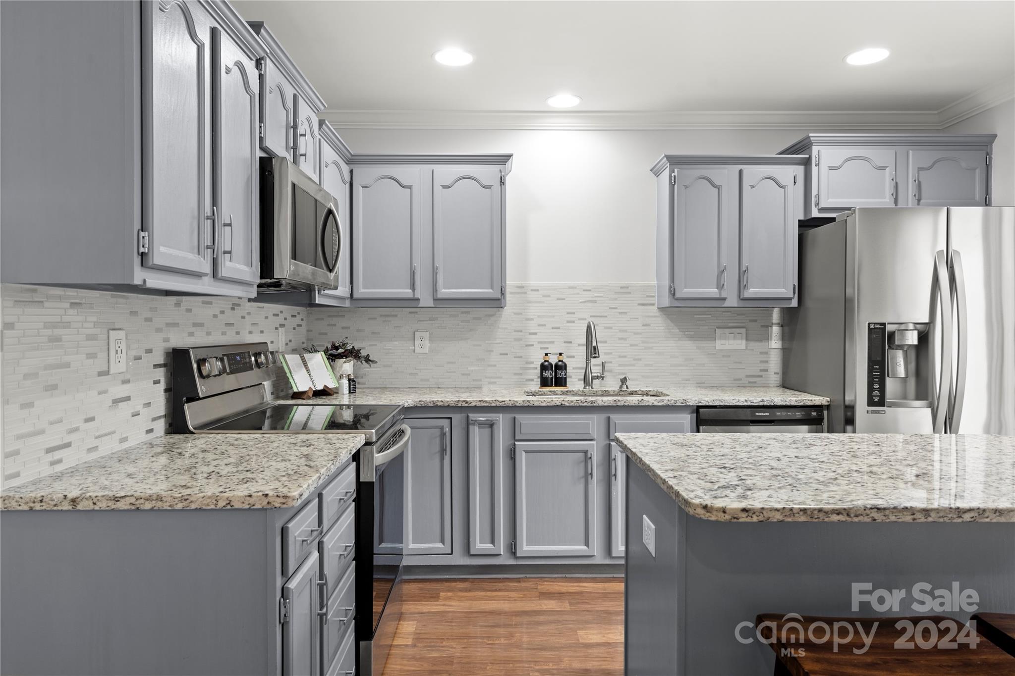 Property image 4 of 9141 Charminster Court in Rossmore, Charlotte, NC 28269