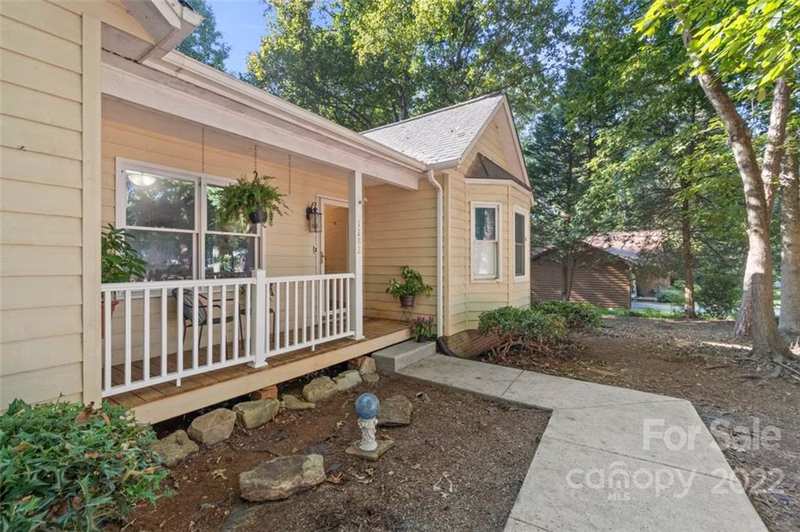 Property image 5 at 1282 Canseco Lane, Hickory, NC 28602