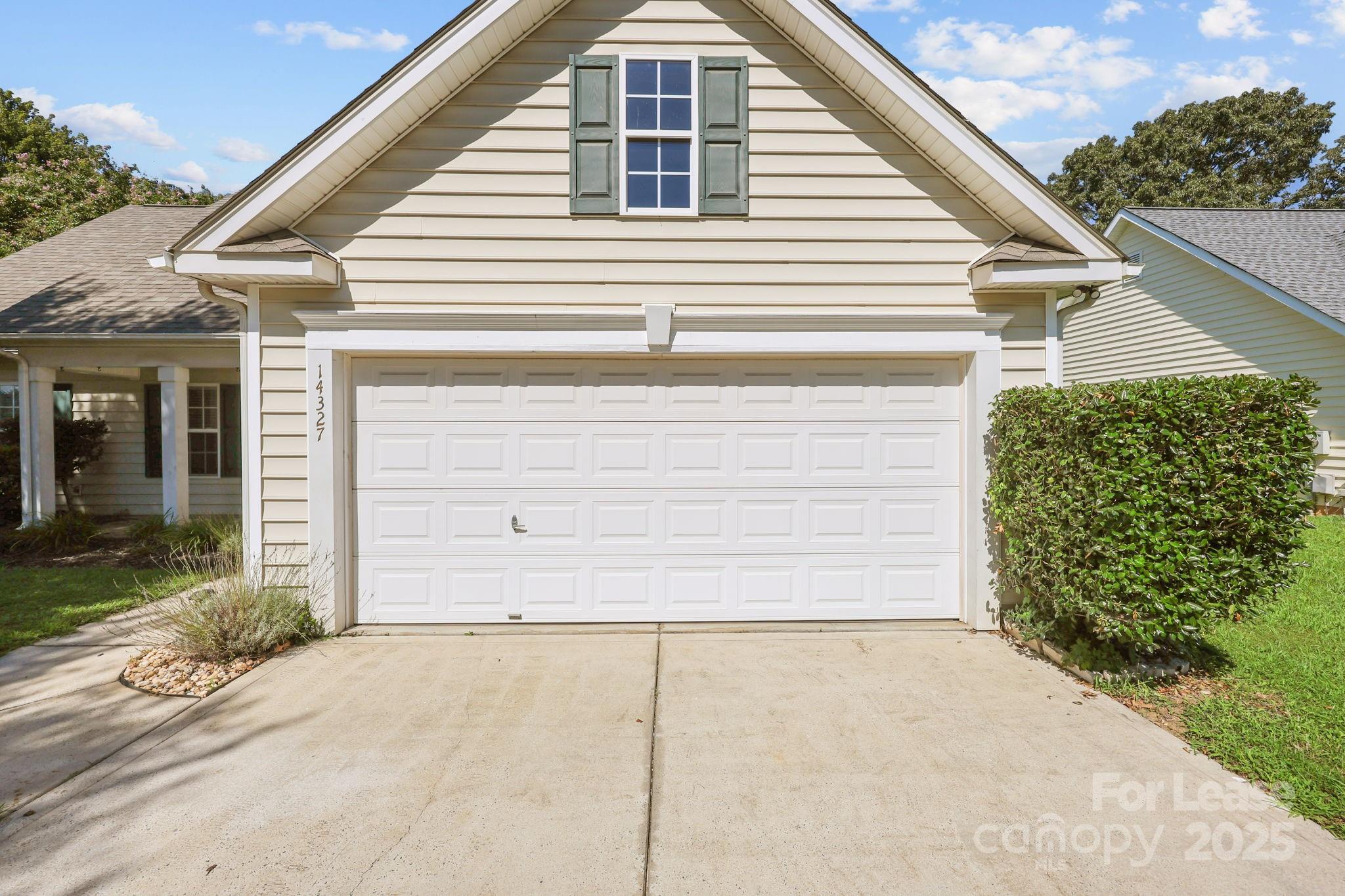 Property image 2 of 14327 Old Dobbin Drive in Covington, Huntersville, NC 28078