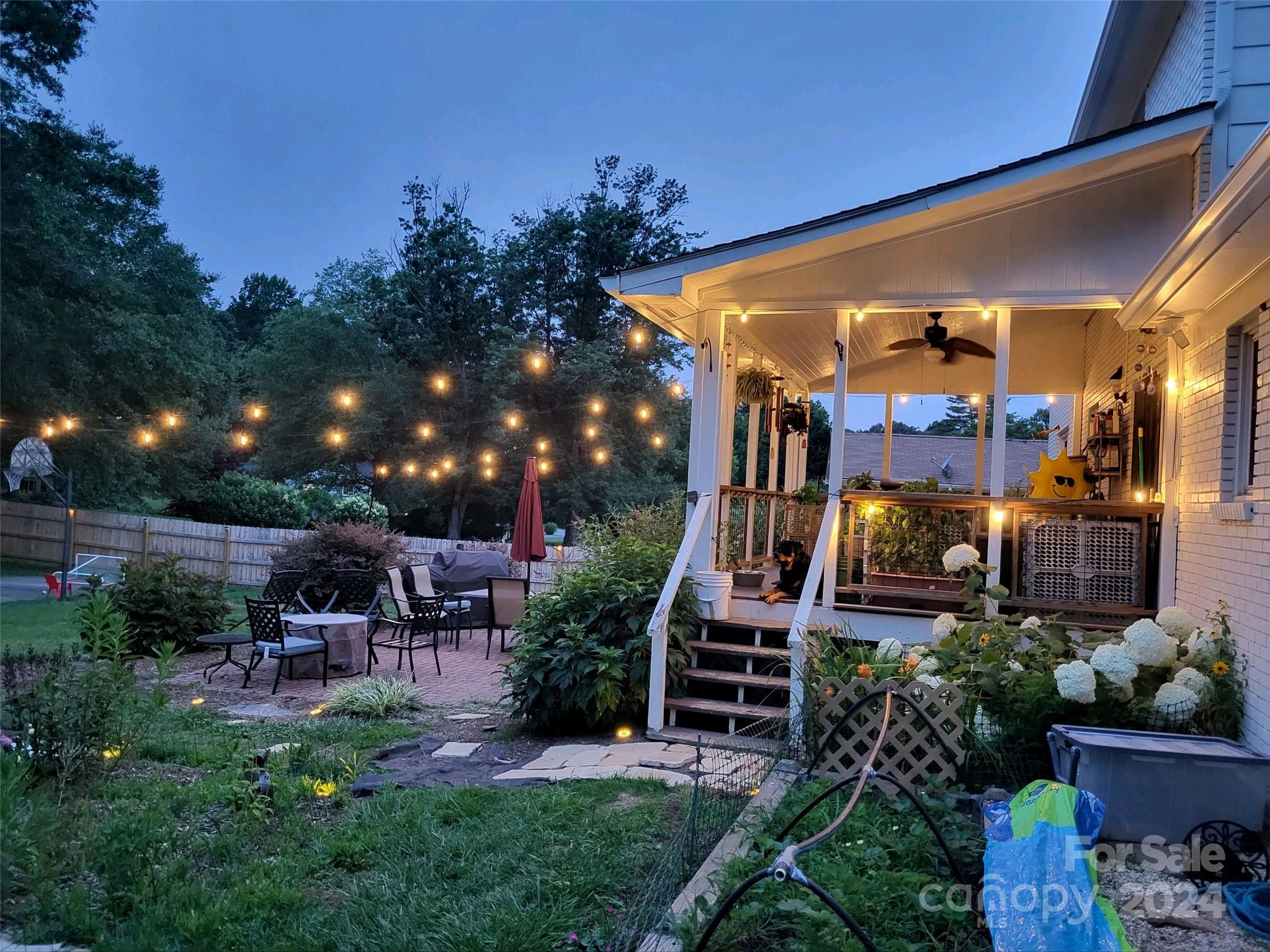 Property image 2 of 1281 Glenheath Drive in Heatherwood, Hendersonville, NC 28791
