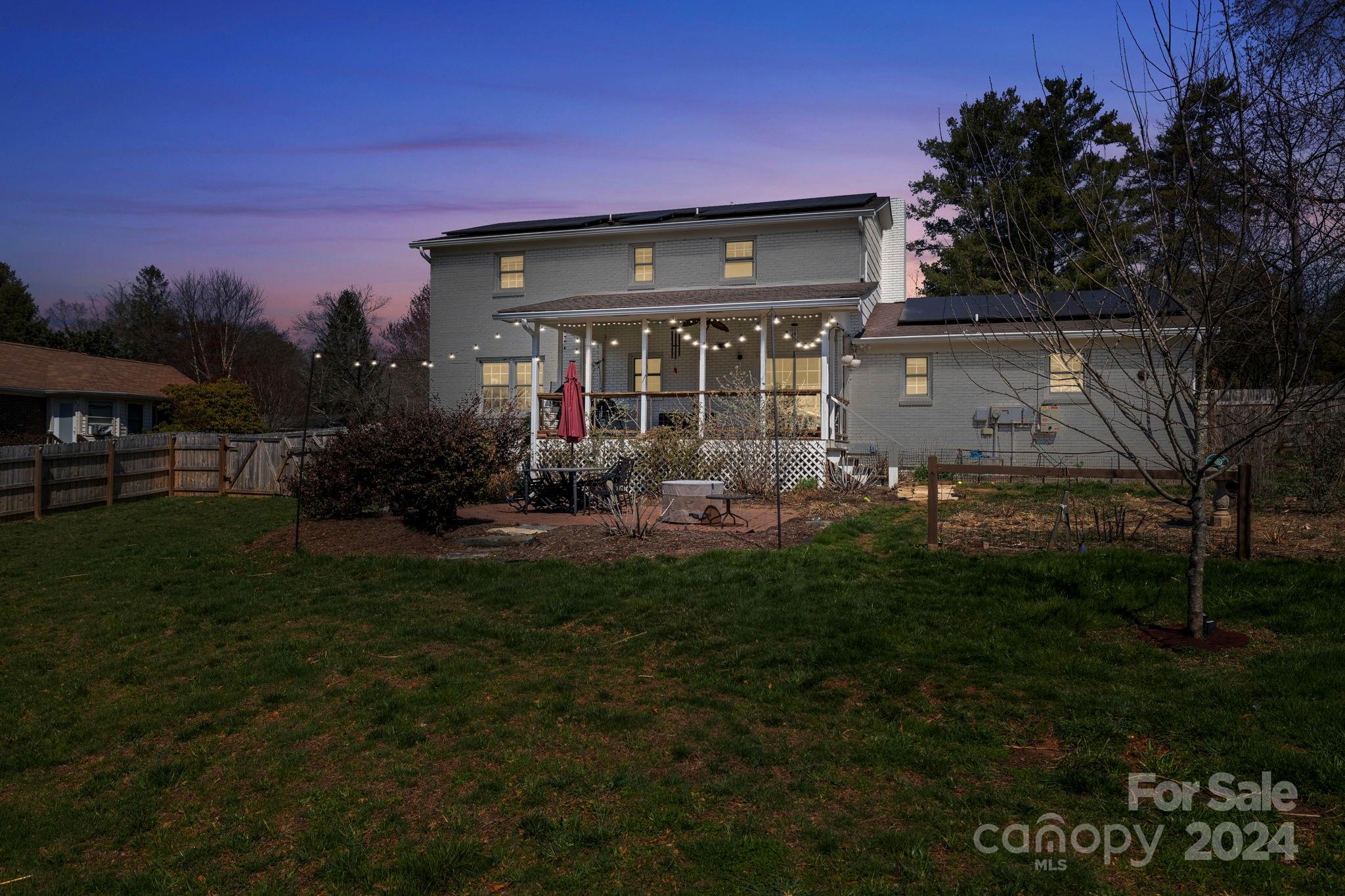 Property image 3 of 1281 Glenheath Drive in Heatherwood, Hendersonville, NC 28791
