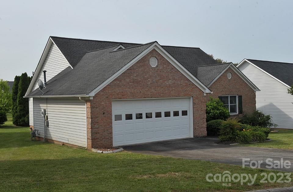 Property image 2 of 727 Hidden Creek Circle in Hidden Creek, Salisbury, NC 28147
