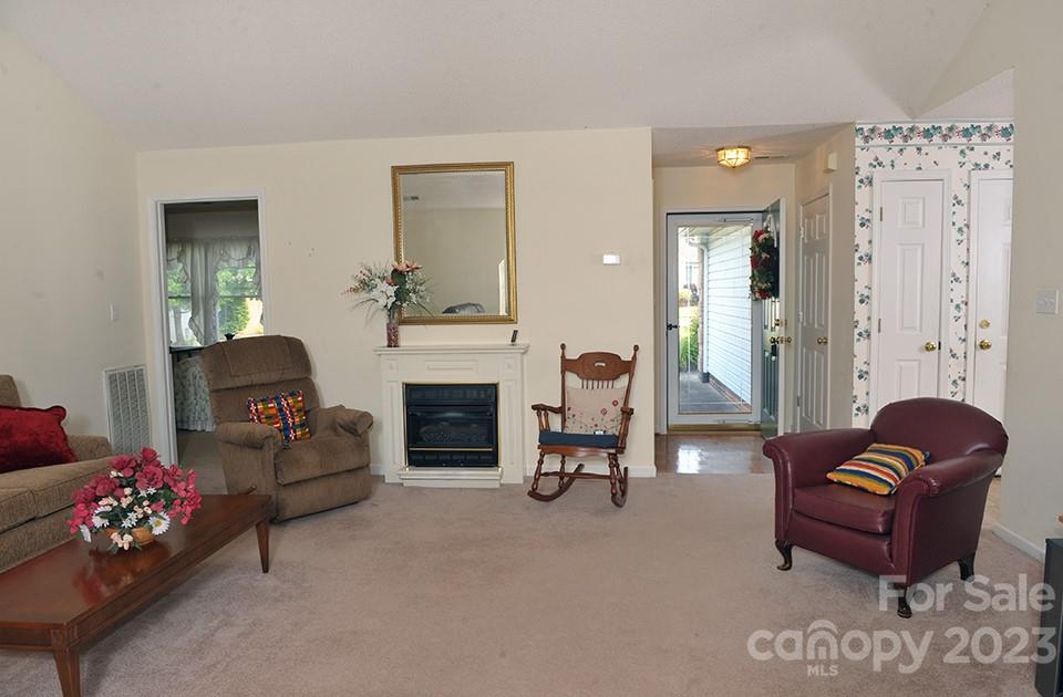 Property image 3 of 727 Hidden Creek Circle in Hidden Creek, Salisbury, NC 28147