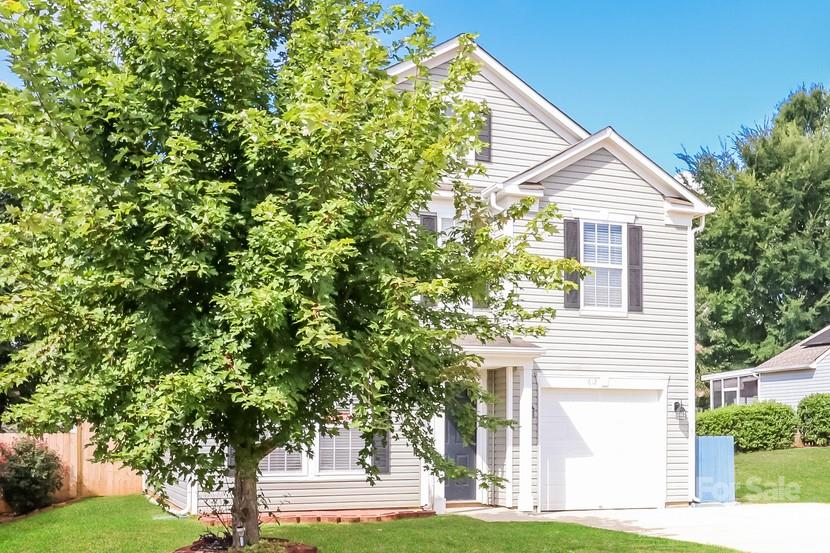Property image 2 of 612 Carybrook Court in Hunter Park, York, SC 29745