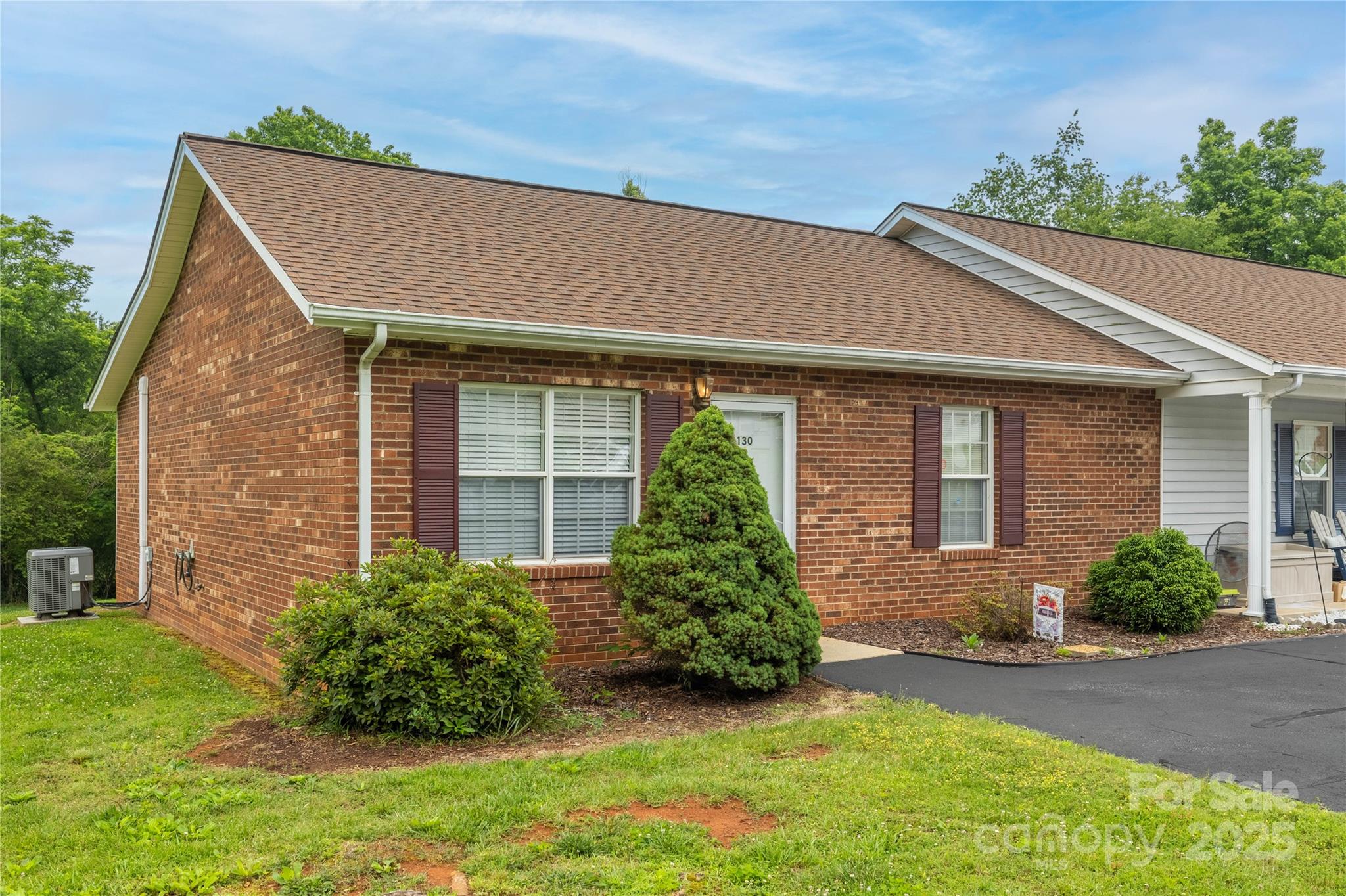 Property image 2 of 130 24th Street in Mimosa Gardens, Hickory, NC 28601