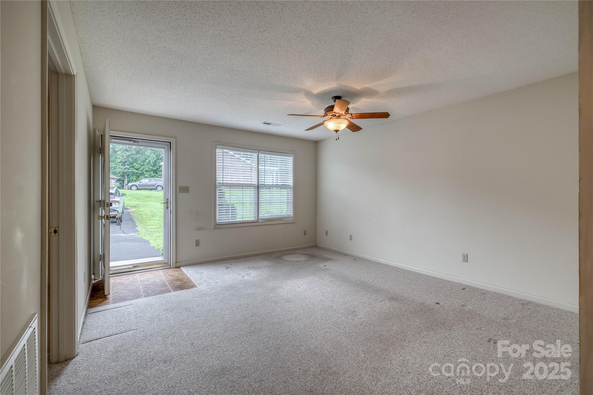 Property image 3 of 130 24th Street in Mimosa Gardens, Hickory, NC 28601