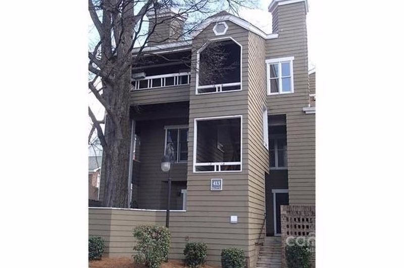 413 W 8th Street