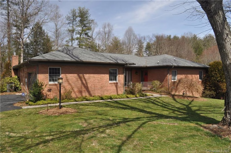 120 Larchmont Drive