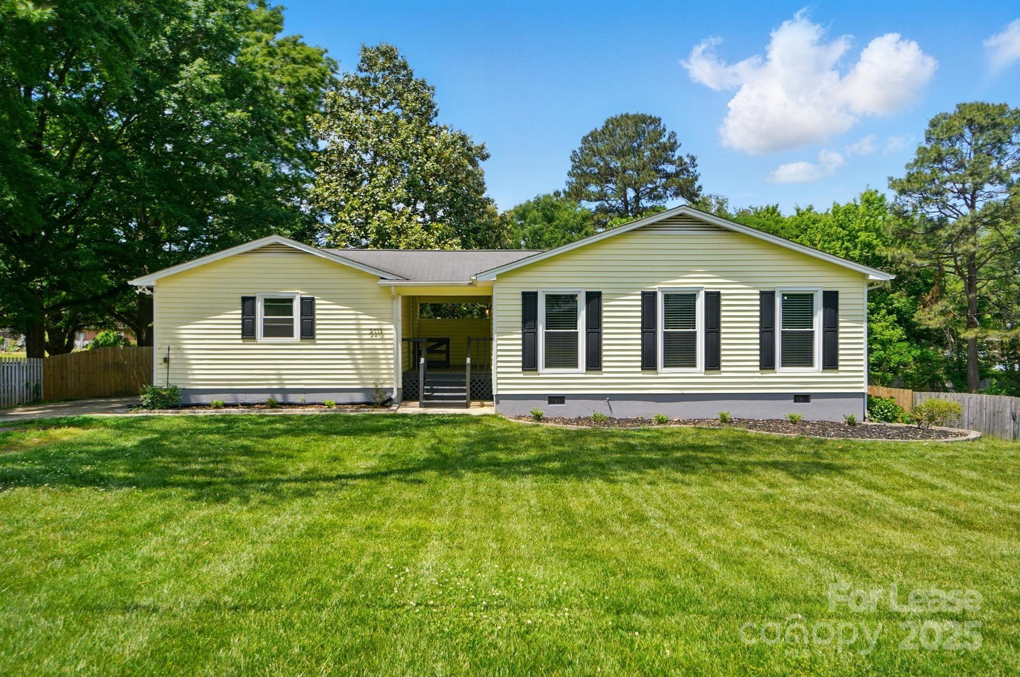 Property image 2 of 2413 Hoffman Street in Robinson Heights, Gastonia, NC 28054