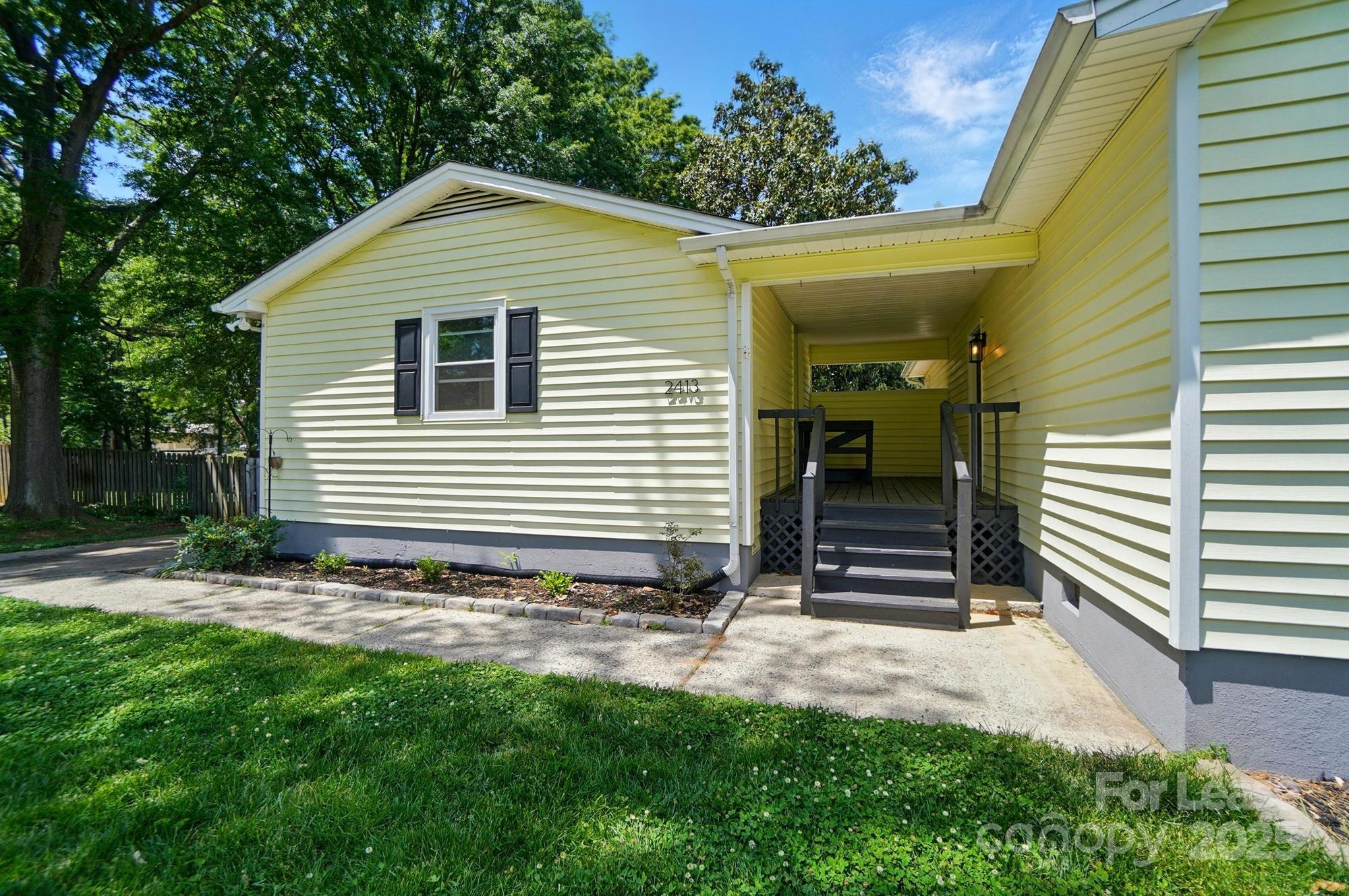 Property image 3 of 2413 Hoffman Street in Robinson Heights, Gastonia, NC 28054
