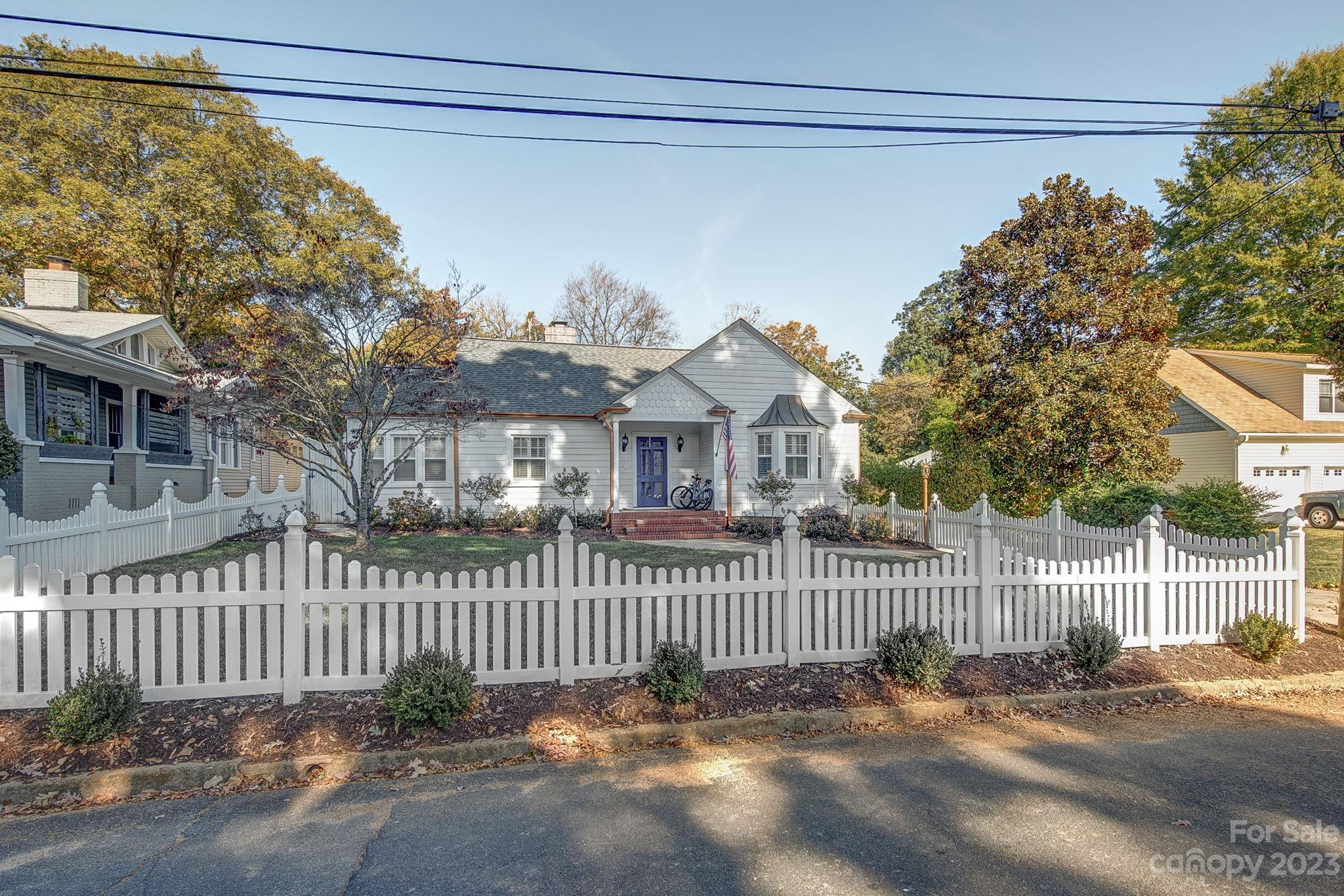 Property image 2 of 10 Cedar Street in Historic District, Belmont, NC 28012