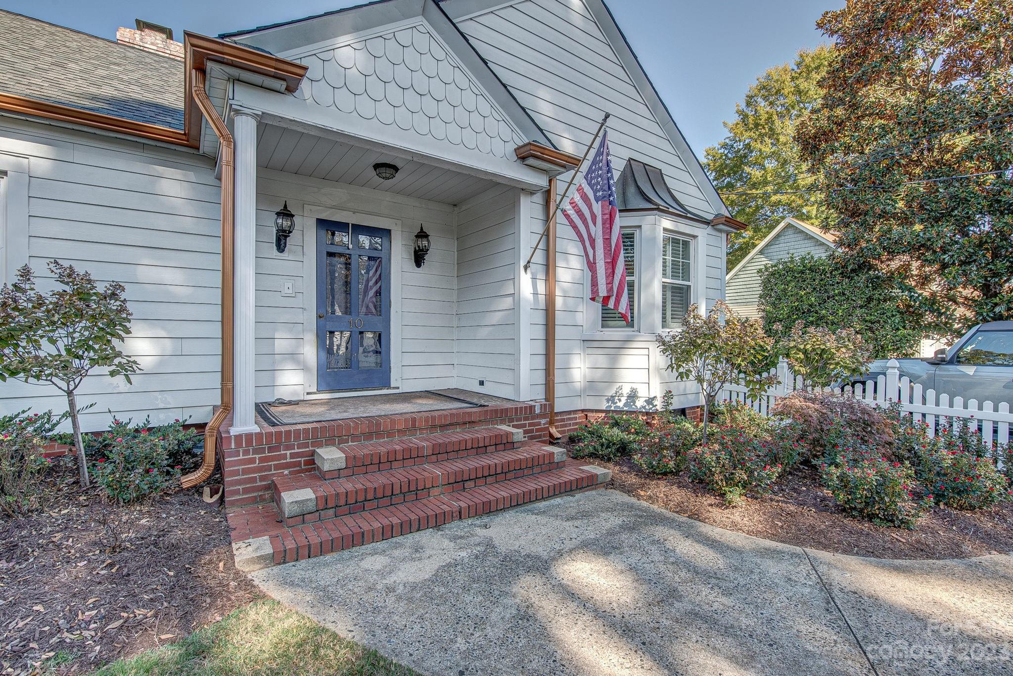 Property image 4 of 10 Cedar Street in Historic District, Belmont, NC 28012