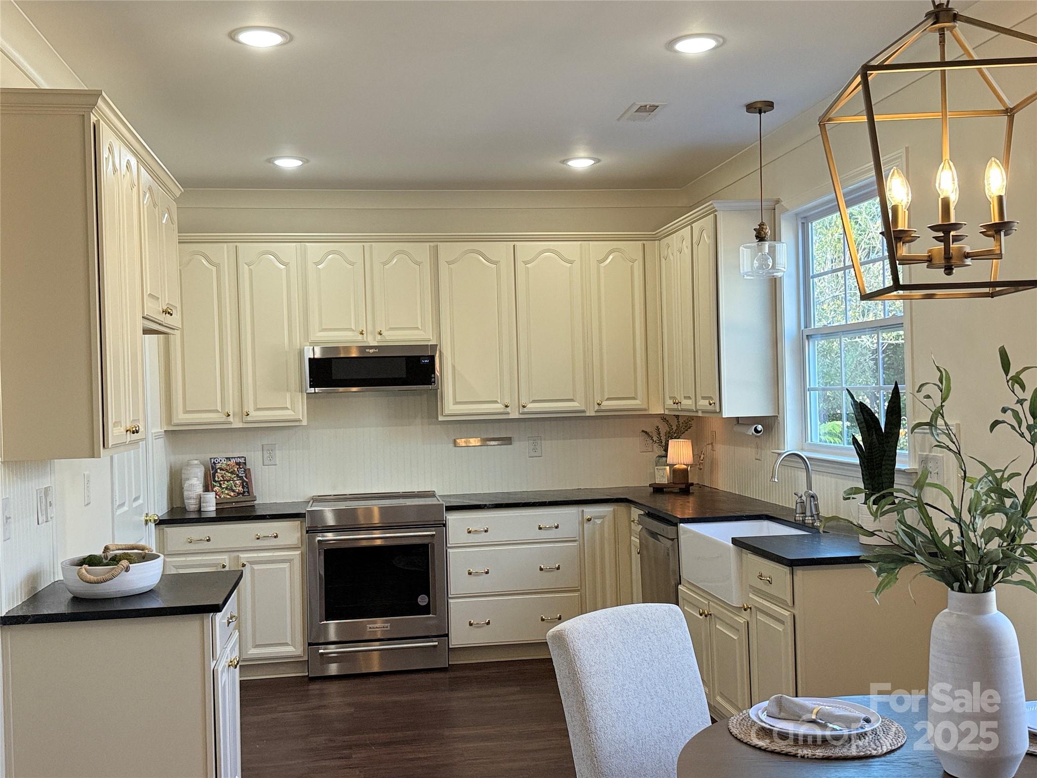 Property image 5 of 6706 Blackwood Lane in Wesley Oaks, Waxhaw, NC 28173