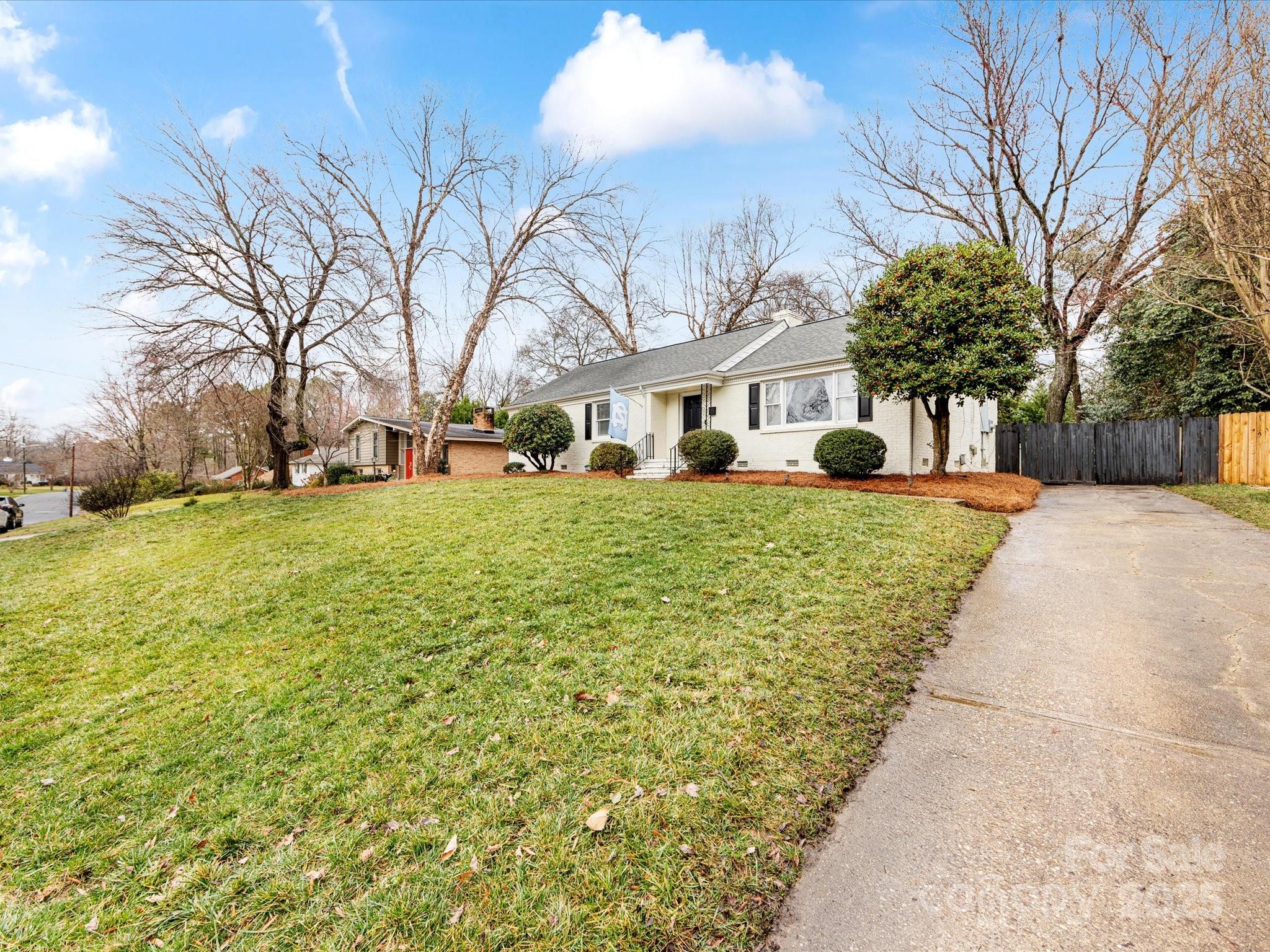 Property image 2 of 3215 Frederick Place in Spring Valley, Charlotte, NC 28210