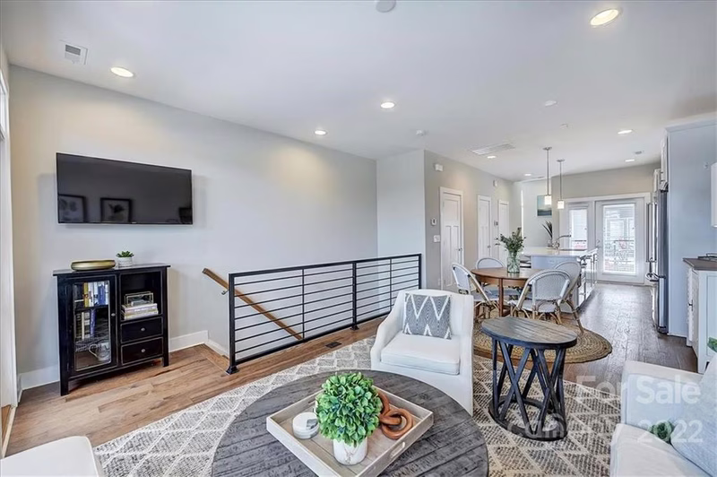 Property image 4 at 410 Southend Crossing Lane, Charlotte, NC 28203