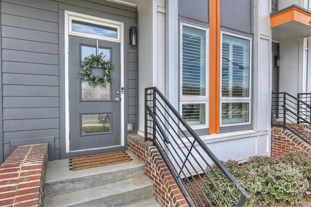 Property image 2 of 410 Southend Crossing Lane in Southpoint, Charlotte, NC 28203