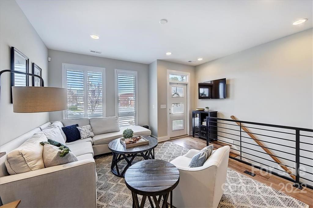 Property image 5 of 410 Southend Crossing Lane in Southpoint, Charlotte, NC 28203
