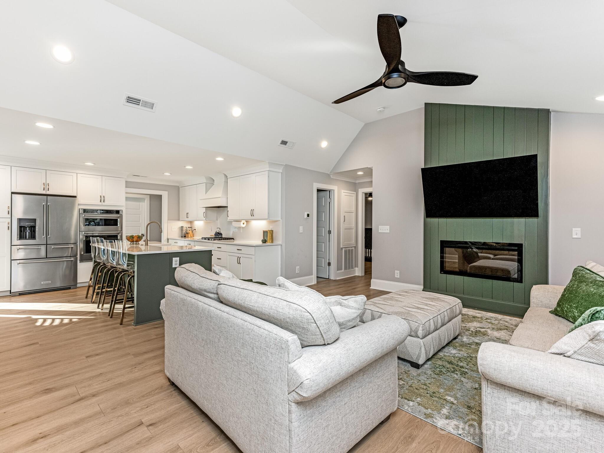 Property image 5 of 3300 Enfield Road in Markham Village, Charlotte, NC 28205