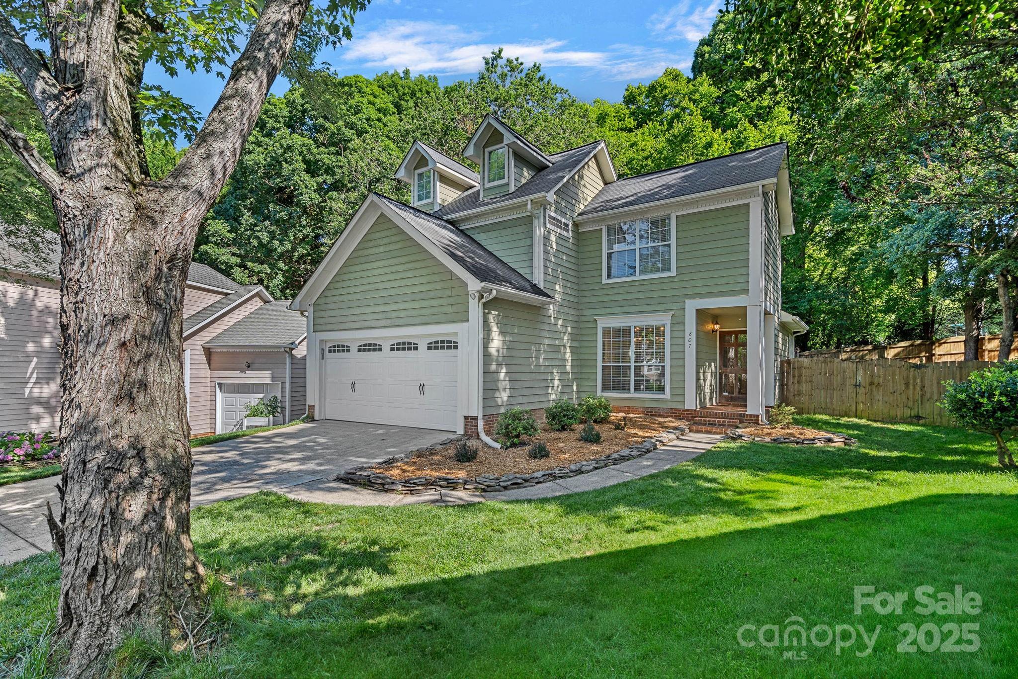 Property image 2 of 807 Water Wheel Court in Selwyn Farms, Charlotte, NC 28209