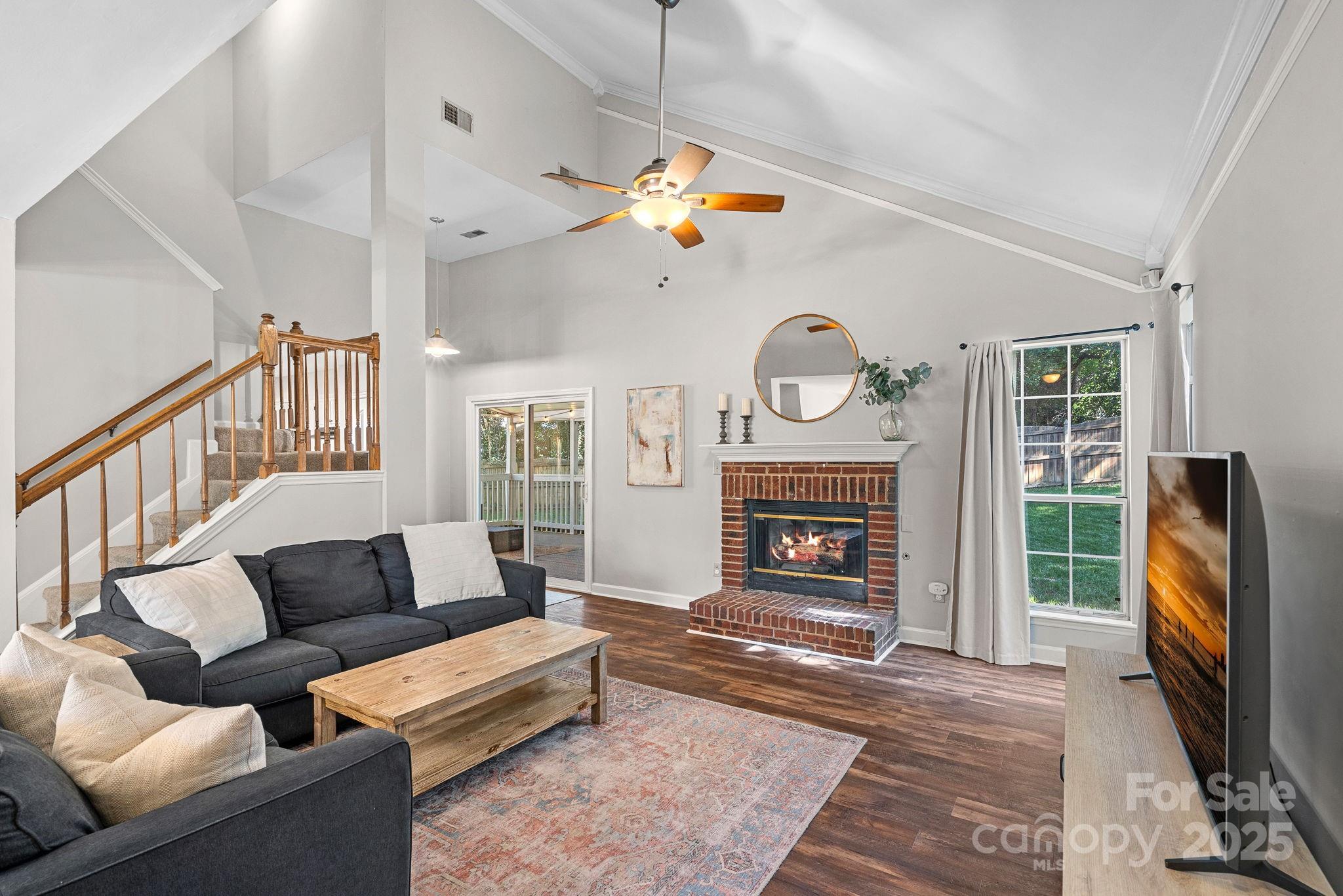 Property image 3 of 807 Water Wheel Court in Selwyn Farms, Charlotte, NC 28209