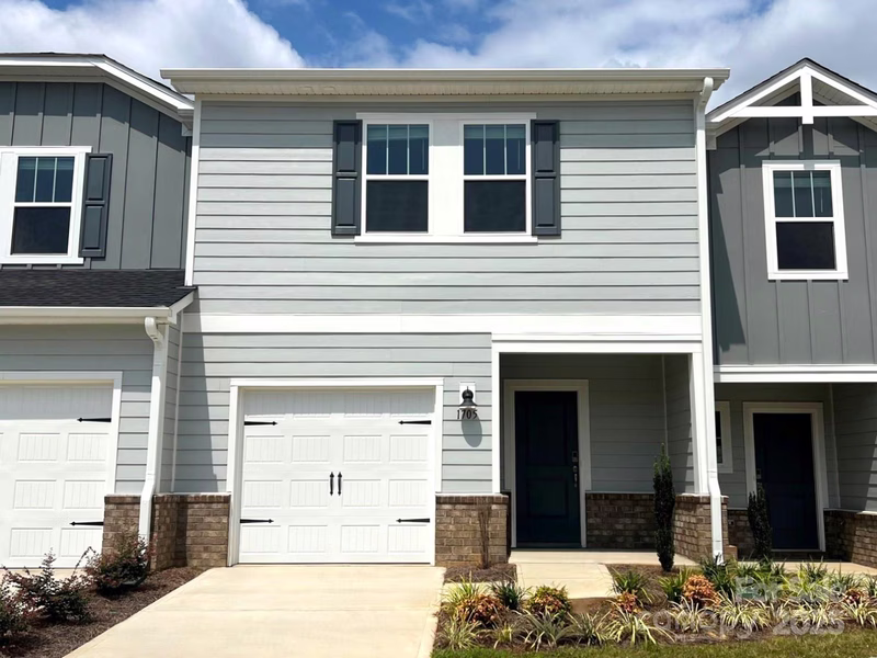 Braemar Village, Monroe Community