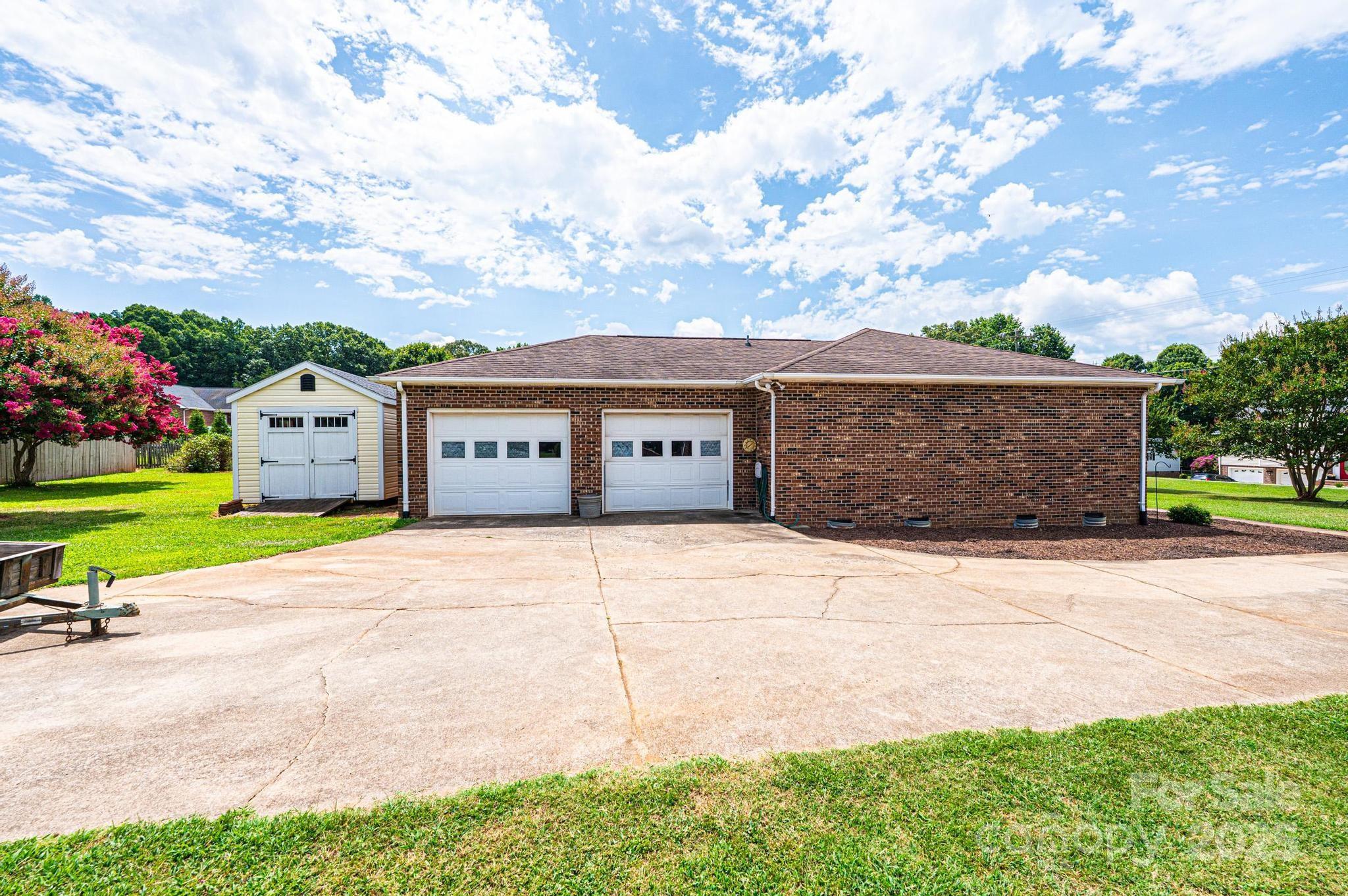Property image 3 of 3808 River Road in Melrose Place, Hickory, NC 28602