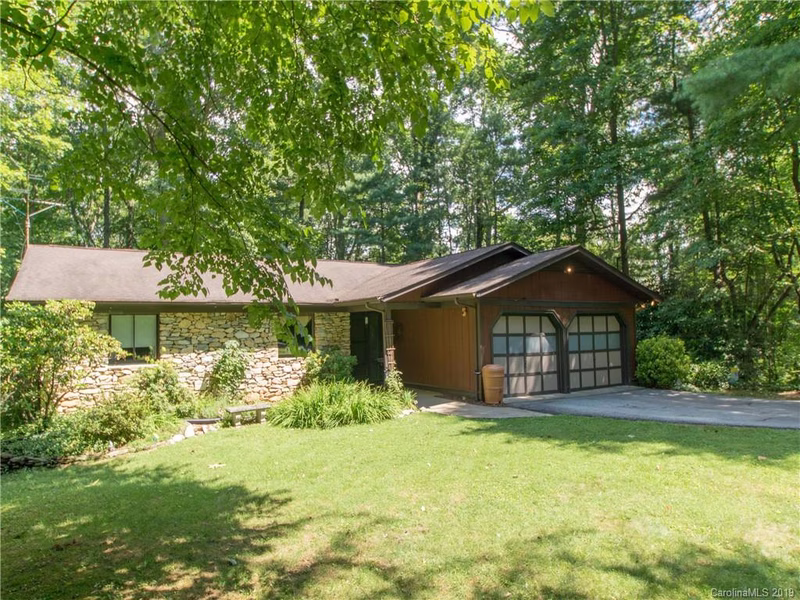 Property image 2 at 16 Walnut Court, Hendersonville, NC 28792
