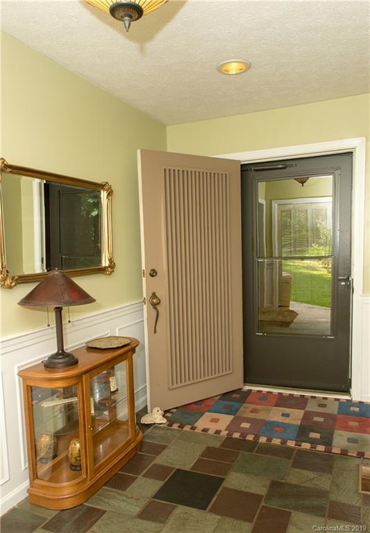 Property image 4 of 16 Walnut Court in Hickory Hill, Hendersonville, NC 28792