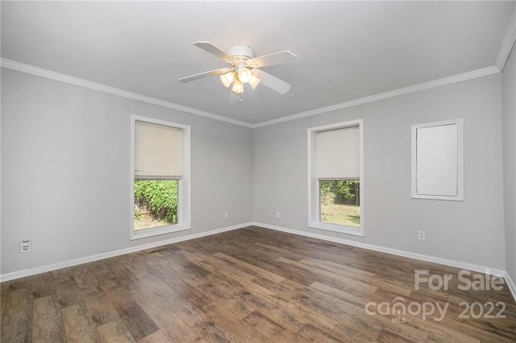 Property image 3 of 228 Mckendree Road in Brookridge Shores, Mooresville, NC 28117