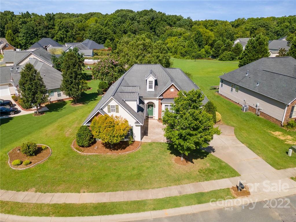 Property image 2 of 1008 Coral Bell Court in Wincrest, Monroe, NC 28110