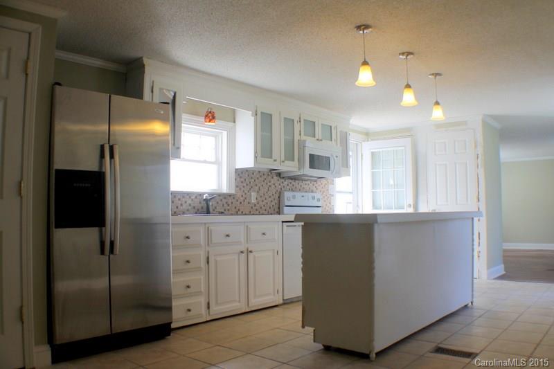 Property image 3 of 117 Driftwood Drive in Cove View Park, Mooresville, NC 28117