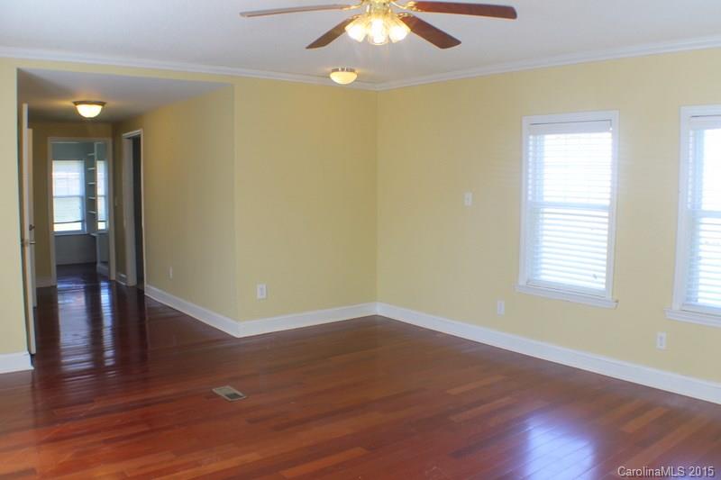 Property image 5 of 117 Driftwood Drive in Cove View Park, Mooresville, NC 28117