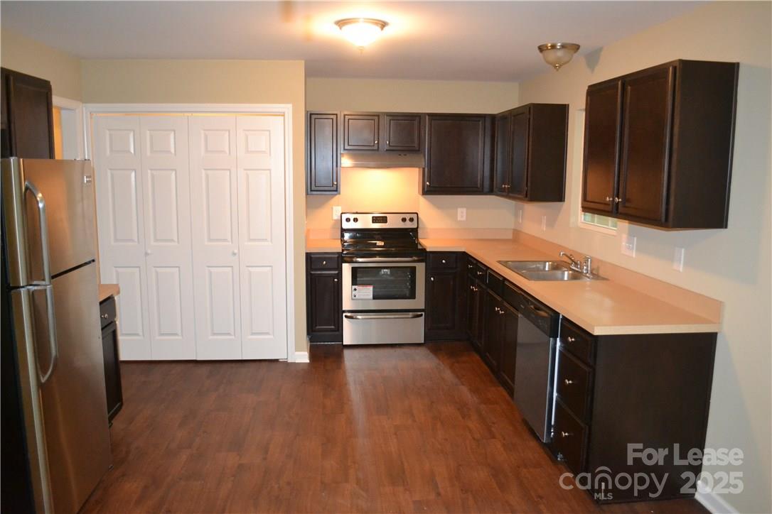 Property image 4 of 2919 Archdale Drive in Spring Valley, Charlotte, NC 28210